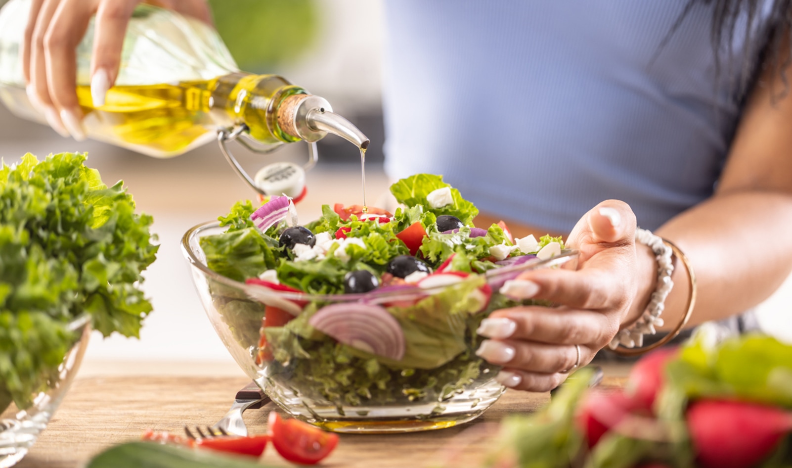 What Are the Benefits of Olive Oil? And Do You Really Need to Drink It Before Bed?&nbsp;
